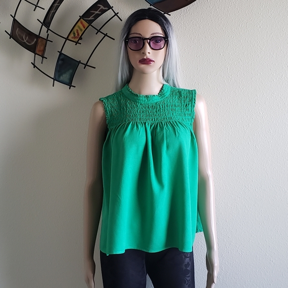 crown & ivy Tops - Crown & Ivy sleeveless blouse size medium SALE